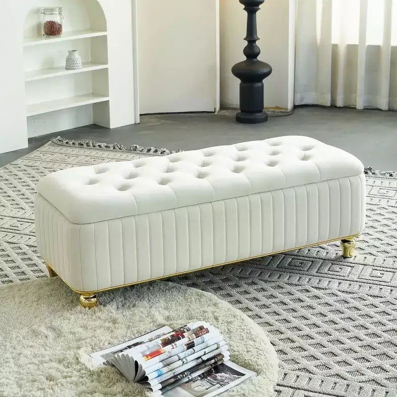 Banc ottoman de rangement Okak de luxe moderne avec plateau rabattable, capitonnage profond, décor doré et pieds en métal, rembourré pour salon et chambre à coucher